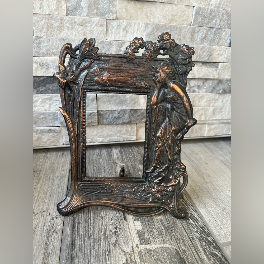 Vintage Art Nouveau Victorian Art Deco Bronze  Metal  Unique Rare Picture Frame